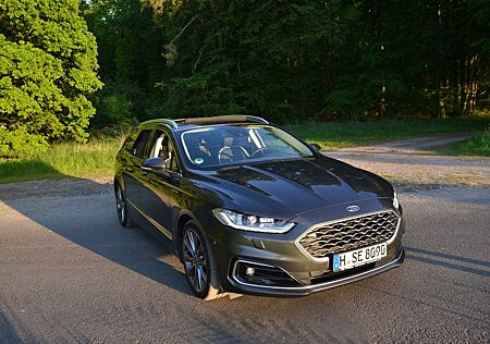 Ford Mondeo 2,0 Hybrid Vignale, PanoD, ACC, LED, Navi