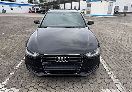 Audi A4 2.0 TDI Attraction S- line