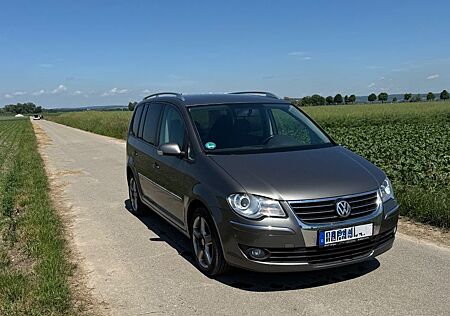 VW Touran Volkswagen 2.0 TDI 125 kW DSG DPF Highline Highline