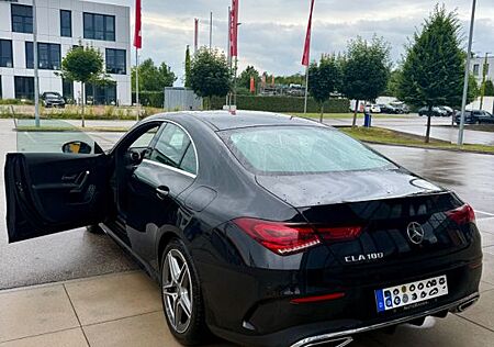 Mercedes-Benz CLA 180 Coupé AMG Line MBUX HIGH E