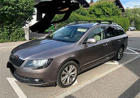 Skoda Superb 2.0 TDI 125kW DSG 4x4 Eleg. TÜV/Servi neu
