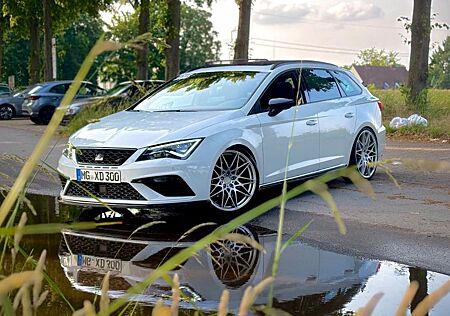 Seat Leon 2.0 TSI ST CUPRA 300 DSG 4Drive CUPRA