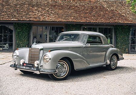 Mercedes-Benz 300 300S Coupé in selt. Farbe Grau DB 141 - 1. Leder
