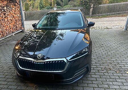 Skoda Octavia 1.5 TSI ACT FIRST EDITION COMBI FIRS...