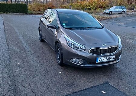 Kia Cee'd / Ceed 1.6 GDI FIFA World Cup Edition ...