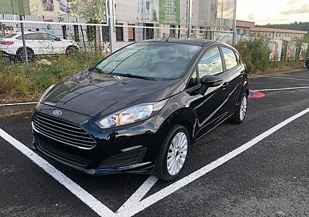 Ford Fiesta Sync Edition. TÜV NEU