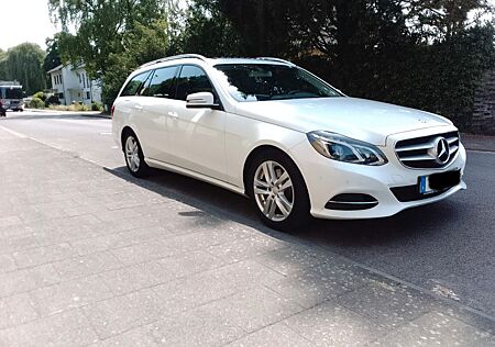 Mercedes-Benz E 250 T AVANTGARDE Autom. AVANTGARDE