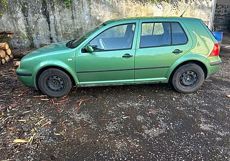 VW Golf Volkswagen 1.4 Basis