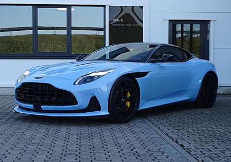 Aston Martin DB12 4.0 V8 Coupé FROSTED GLASS NP: 312.000 €