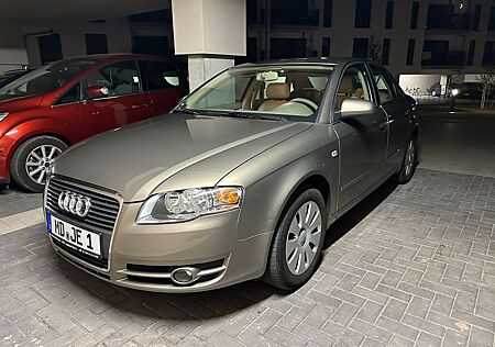 Audi A4 1.8 T multitronic -
