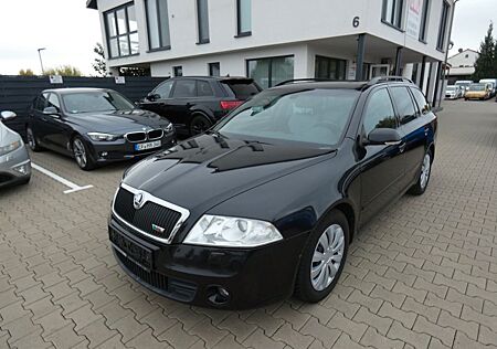 Skoda Octavia Combi RS Automatik AHK Schwarz Met.