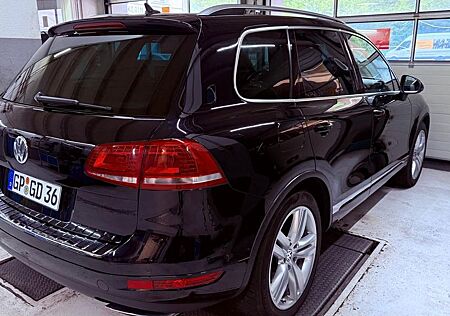 VW Touareg Volkswagen 3.0 V6 TDI Tiptr Edit X BMT Terrain ...