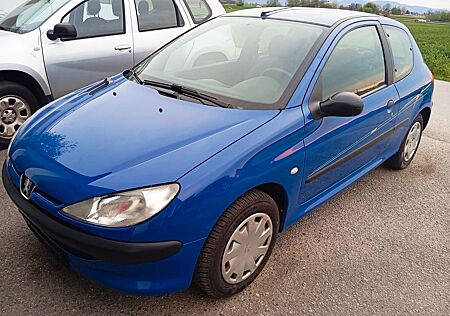 Peugeot 206 1.4 TÜV NEU/WINTERRÄDER/GUTER ZUSTAND