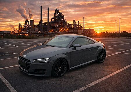 Audi TT Coupe 2.0 TFSI Individual Sportpaket