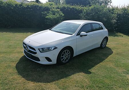Mercedes-Benz A 180 -
