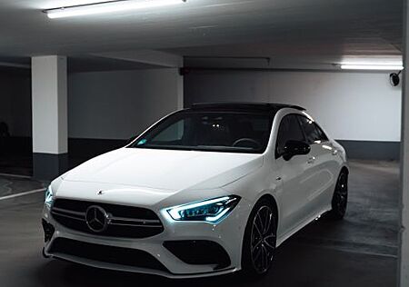 Mercedes-Benz CLA 35 AMG Mercedes-AMG CLA 35 4MATIC DCT Me...