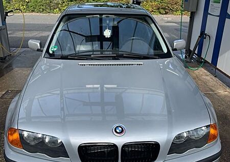 BMW 320i -6zylinder