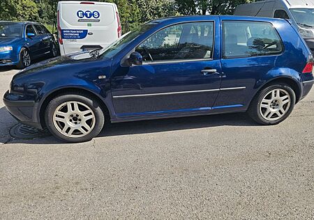 VW Golf Volkswagen 1.6 Basis