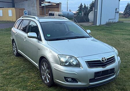 Toyota Avensis Kombi 2.2 D-CAT Travel