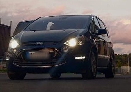 Ford S-Max 2,0 TDCi 103kW DPF Titanium S PowerShi...