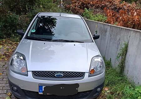Ford Fiesta 1.3 51 kW Ambiente Ambiente
