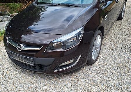 Opel Astra Sports Tourer 1.4 T eco Active 88 S/S ...