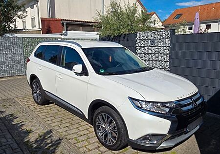 Mitsubishi Outlander 2.0 MIVEC Plus ClearTec 2WD...