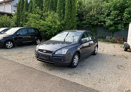 Ford Focus 5-türig 1.8i Style TÜV 7/2025