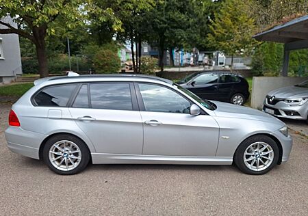 BMW 320 d - NAVI / PDC / TEMPOMAT / XENON