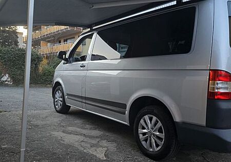 VW T5 Volkswagen Ideal für Camping und Reisen