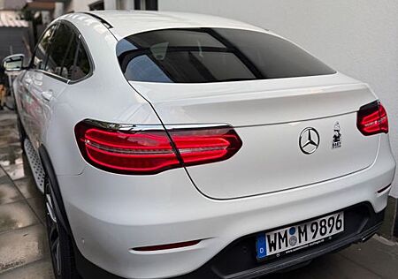 Mercedes-Benz GLC 250 Mercedes Benz - GLC Coupe 250 AMG Line - Allrad