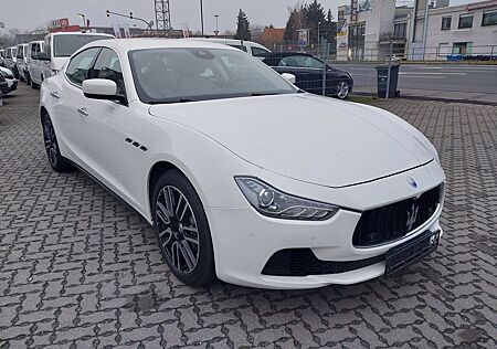 Maserati Ghibli 3.0 V6 *NAVI*LEDER*PDC*TEMPOMAT*