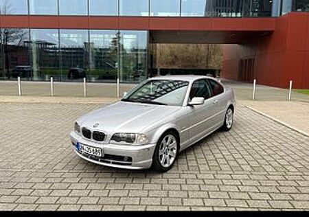 BMW 320Ci -