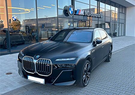 BMW 760 M760e xDrive