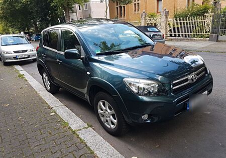 Toyota RAV 4 2.2 177PS 4x4 VOLLAUSSTATTUNG