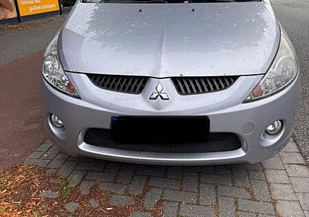 Mitsubishi Grandis 2.4 Intense Auto 6-Sitzer Intense