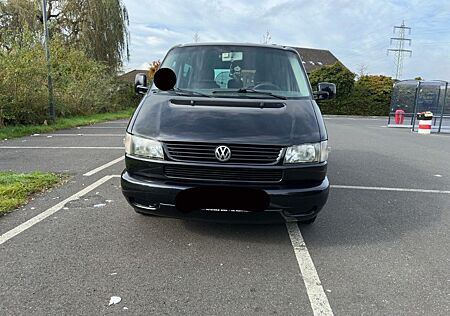 VW T4 Caravelle Volkswagen 2,5-l-Diesel TDI 75kW Standard