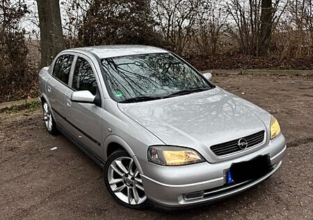 Opel Astra 1.6 -
