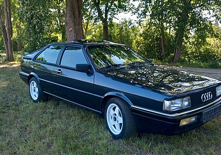 Audi Coupe Coupé GT B2