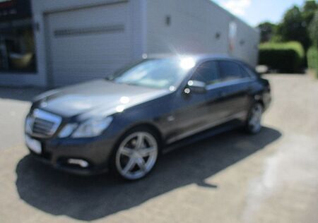 Mercedes-Benz E 200 E -Klasse Lim. CGI BlueEfficiency+AH