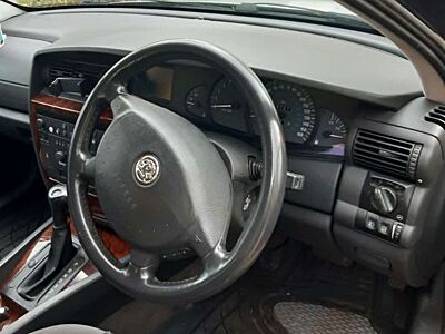 Opel Omega 2.6 V6 Rechtslenker