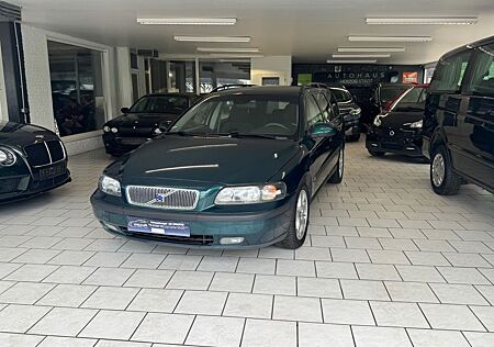 Volvo V70 2.4