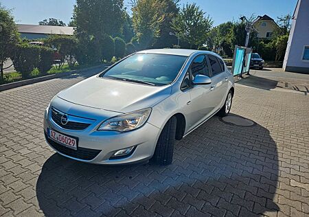 Opel Astra Autogas bis zu 50% Kraftstoffkosten sparen