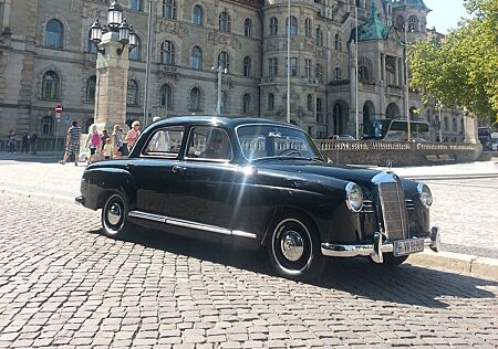 Mercedes-Benz Ponton 180