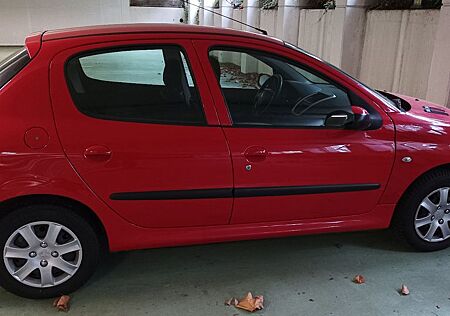Peugeot 206 + 1. Hand, 43420 km, Garagenwagen, TÜV neu