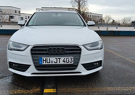 Audi A4 gebraucht kaufen Audi A4 2.0 TDI 100kW Attraction Avant Attraction
