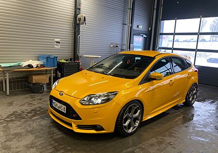 Ford Focus 2,0 EcoBoost ST Wolf Racing Unikat