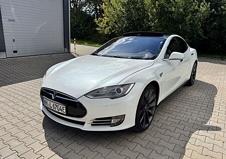 Tesla Model S 85 - Free Supercharging Autopilot CCS
