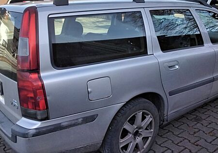 Volvo V70 2.4 Premium MIT TÜV