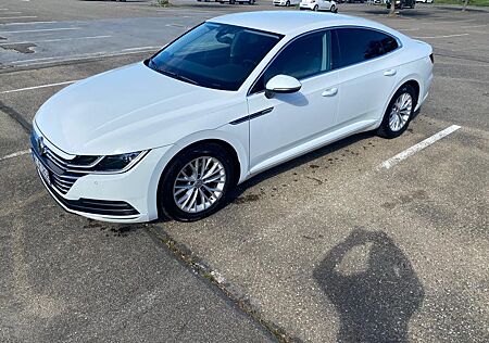 VW Arteon Volkswagen 2.0 TDI SCR DSG -